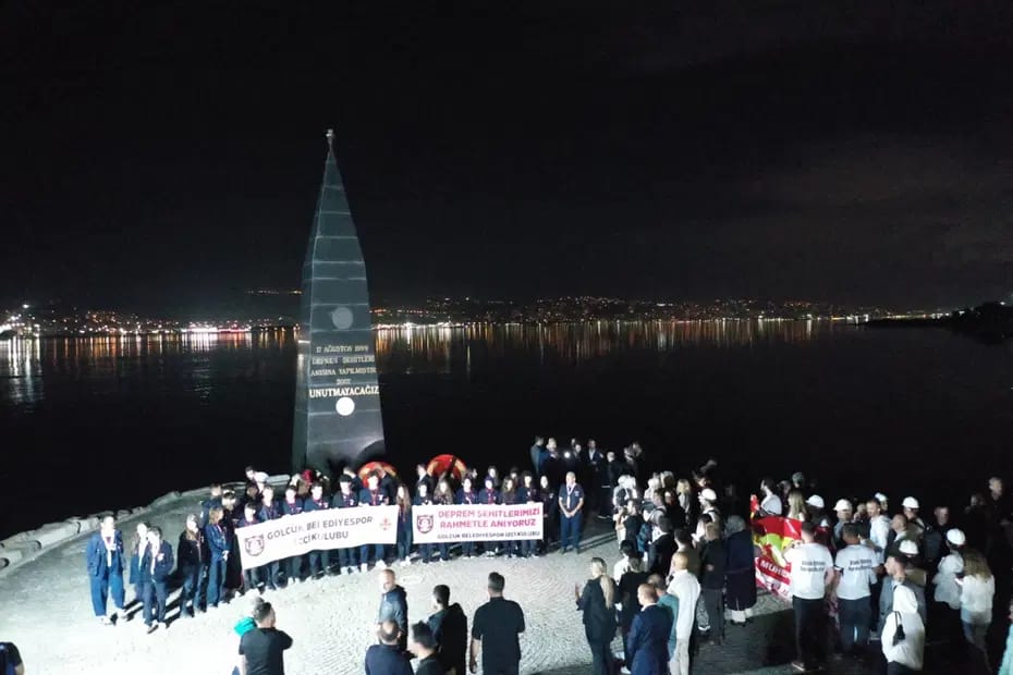 17 Ağustos Kurbanları Anıldı: Unutmadık, Kararlılıkla Hatırlatıyoruz